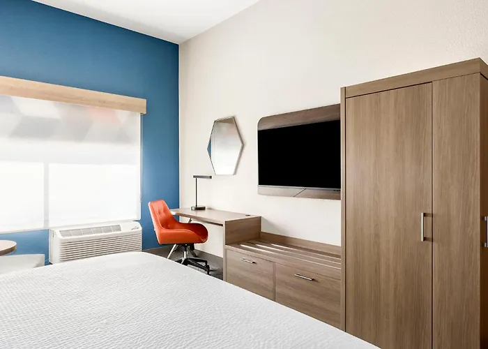 Holiday Inn Express & Suites - Phoenix West - Tolleson By Ihg