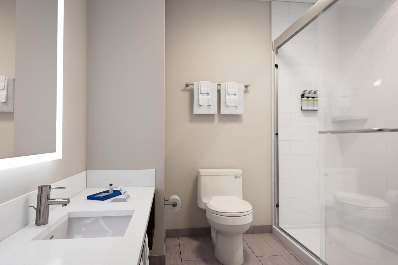 Express & - West - Tolleson By Ihg 2*