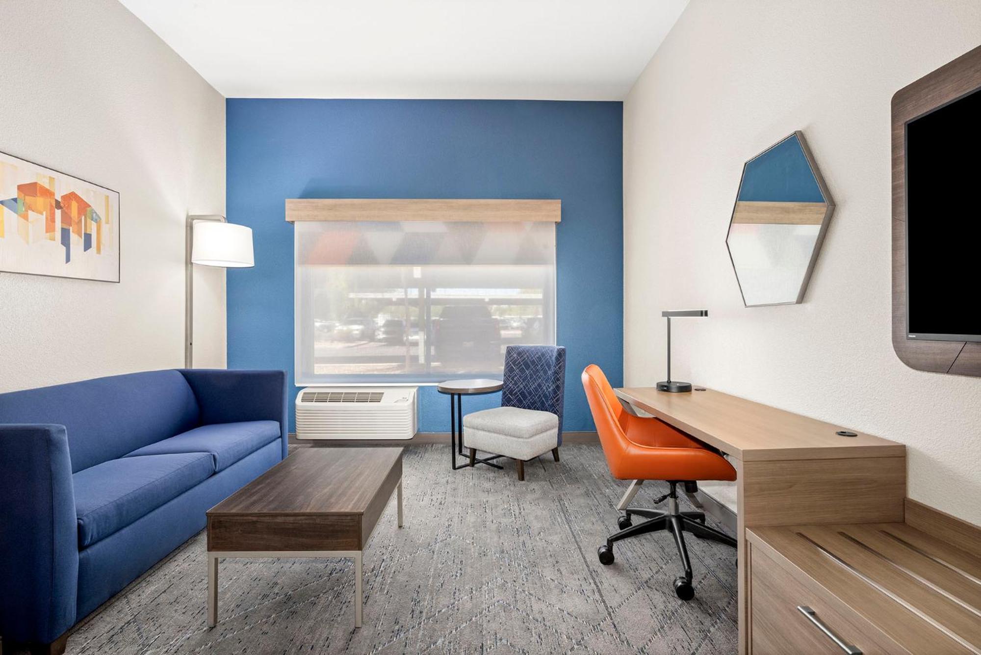 Express & - West - Tolleson By Ihg 2* Phoenix